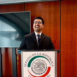Angel Baez speaking at the Senate of the Republic of Mexico, Mexico City